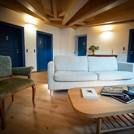 Cavallier Bed & Breakfast Barzio